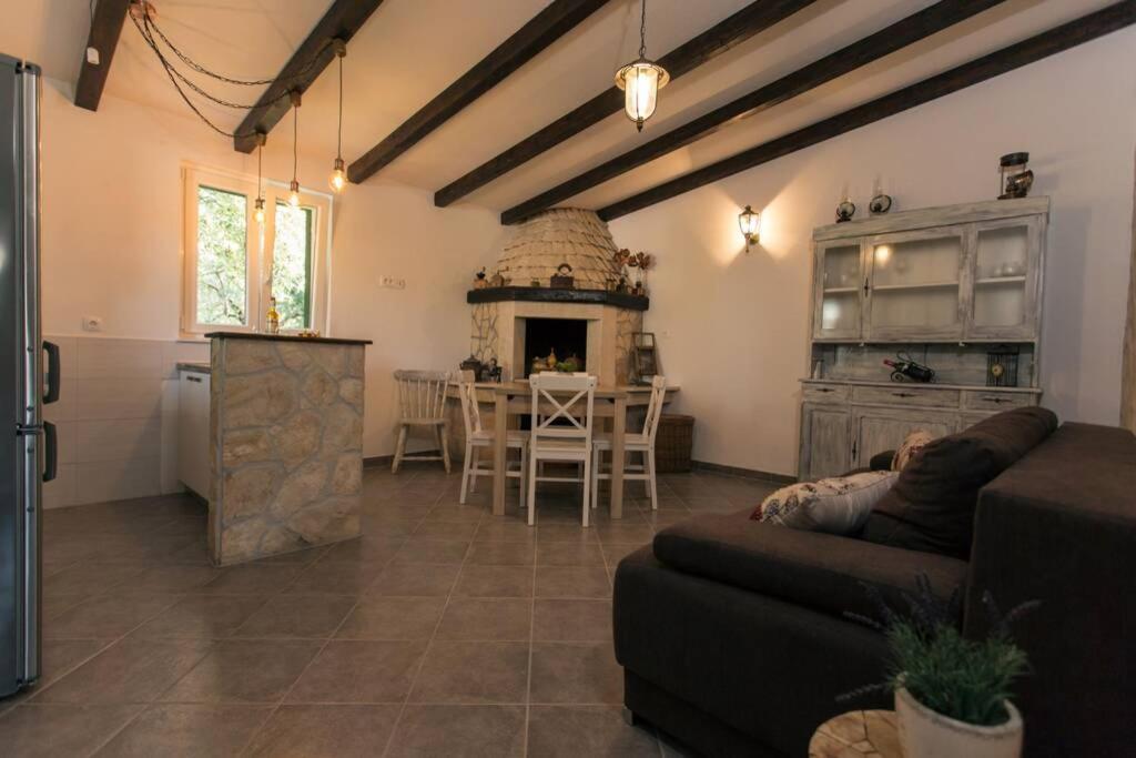 Lodge Jomi Kaštel Novi Zewnętrze zdjęcie